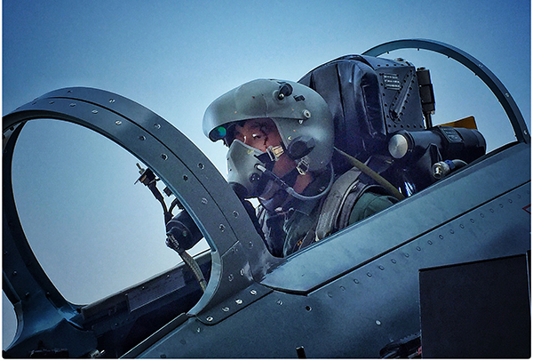 殲-11B機(jī)艙