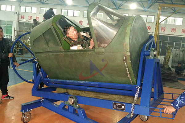 空戰(zhàn)拍攝滾轉(zhuǎn)機