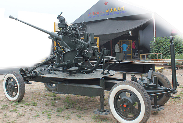 雙管高射炮和靶機復(fù)原