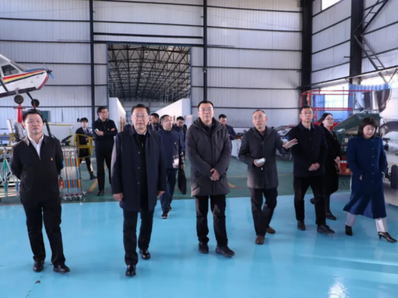 新華網(wǎng)、省教育廳、共青團(tuán)石家莊市委領(lǐng)導(dǎo)一行蒞臨我公司航空航天館考察